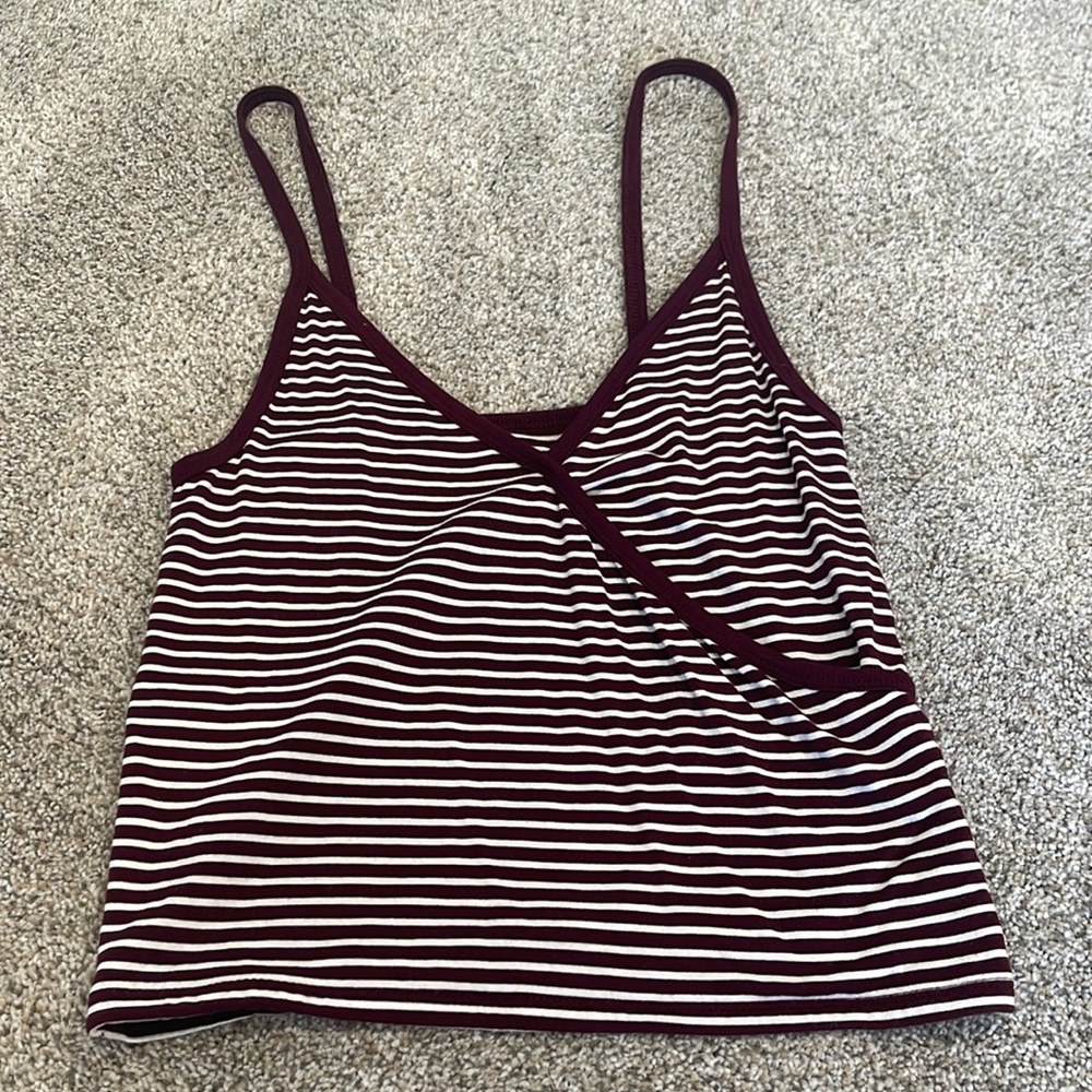 🛍 NWOT American Eagle Striped Crop Top